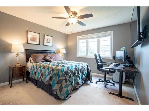 2049 Country Club Drive, Burlington, ON - Indoor Photo Showing Bedroom