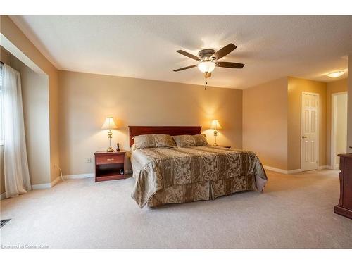 2049 Country Club Drive, Burlington, ON - Indoor Photo Showing Bedroom