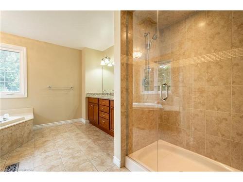 2049 Country Club Drive, Burlington, ON - Indoor Photo Showing Bathroom