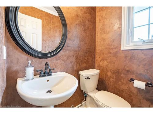 2049 Country Club Drive, Burlington, ON - Indoor Photo Showing Bathroom