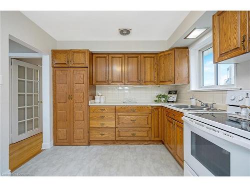 162 Prince Charles Drive, Georgetown, ON - Indoor Photo Showing Kitchen With Double Sink