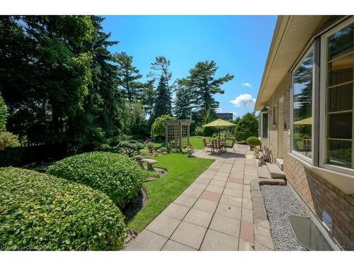 2262 Bonnylyn Court, Oakville, ON - Outdoor