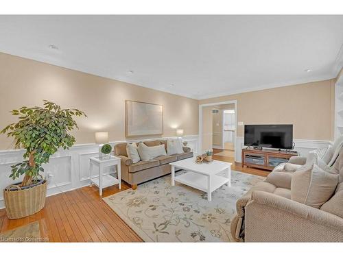 2262 Bonnylyn Court, Oakville, ON - Indoor Photo Showing Living Room