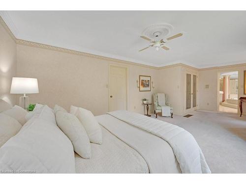 2262 Bonnylyn Court, Oakville, ON - Indoor Photo Showing Bedroom