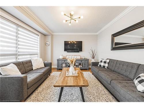 126 Voyager Pass, Hamilton, ON - Indoor Photo Showing Living Room