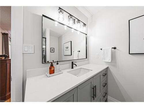 126 Voyager Pass, Hamilton, ON - Indoor Photo Showing Bathroom