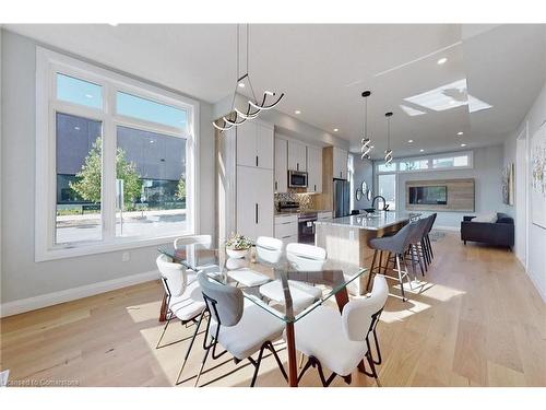 39 Wellspring Way, Pelham, ON - Indoor Photo Showing Dining Room