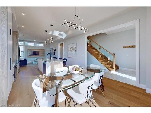 39 Wellspring Way, Pelham, ON - Indoor Photo Showing Dining Room