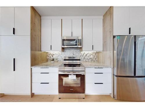 39 Wellspring Way, Pelham, ON - Indoor Photo Showing Kitchen