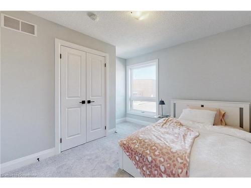 39 Wellspring Way, Pelham, ON - Indoor Photo Showing Bedroom