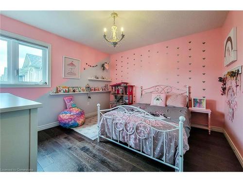 629 Winston Road, Grimsby, ON - Indoor Photo Showing Bedroom