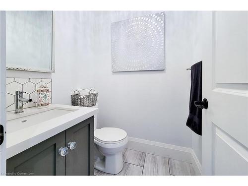 629 Winston Road, Grimsby, ON - Indoor Photo Showing Bathroom