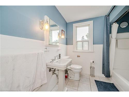 1650 King Street E, Hamilton, ON - Indoor Photo Showing Bathroom