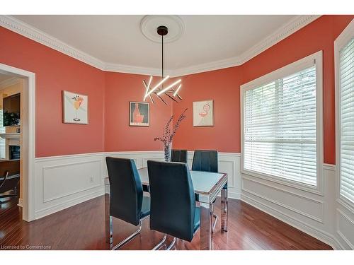 13-1061 North Shore Boulevard E, Burlington, ON - Indoor Photo Showing Dining Room