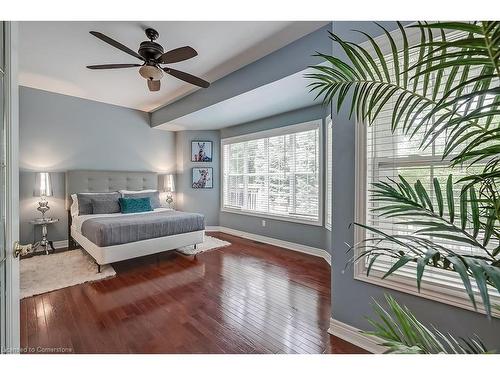 13-1061 North Shore Boulevard E, Burlington, ON - Indoor Photo Showing Bedroom