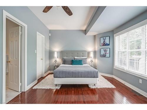 13-1061 North Shore Boulevard E, Burlington, ON - Indoor Photo Showing Bedroom