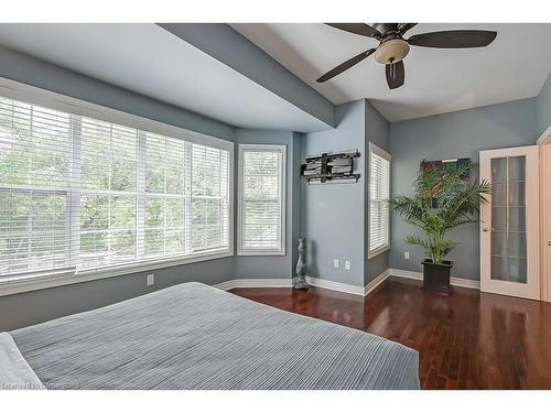 13-1061 North Shore Boulevard E, Burlington, ON - Indoor Photo Showing Bedroom