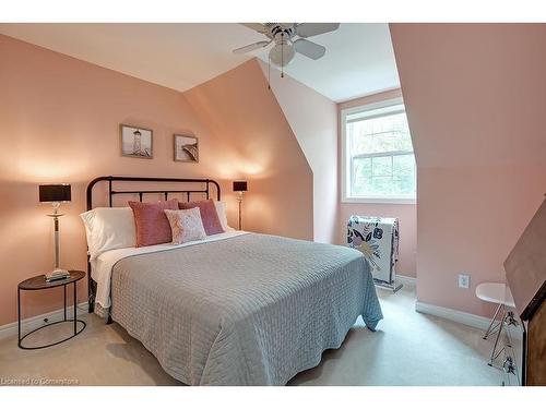 13-1061 North Shore Boulevard E, Burlington, ON - Indoor Photo Showing Bedroom