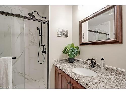 13-1061 North Shore Boulevard E, Burlington, ON - Indoor Photo Showing Bathroom