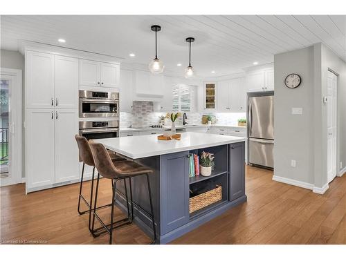 77 Debora Drive, Grimsby, ON - Indoor Photo Showing Kitchen With Upgraded Kitchen