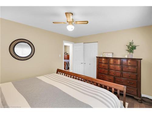 77 Debora Drive, Grimsby, ON - Indoor Photo Showing Bedroom