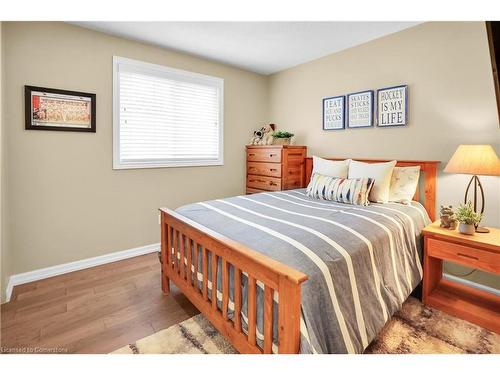 77 Debora Drive, Grimsby, ON - Indoor Photo Showing Bedroom