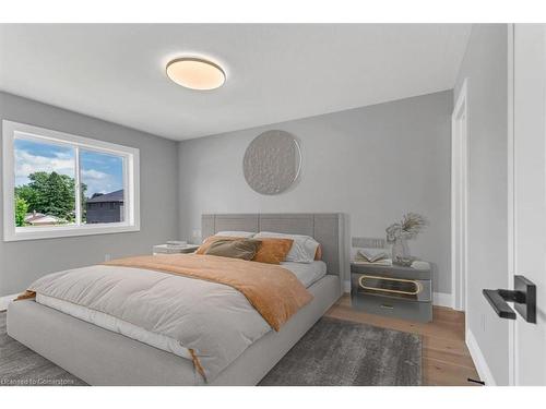 390 Southcote Road, Ancaster, ON - Indoor Photo Showing Bedroom