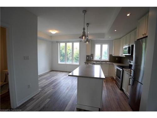 21-290 Barton Street W, Hamilton, ON - Indoor Photo Showing Kitchen With Stainless Steel Kitchen With Double Sink