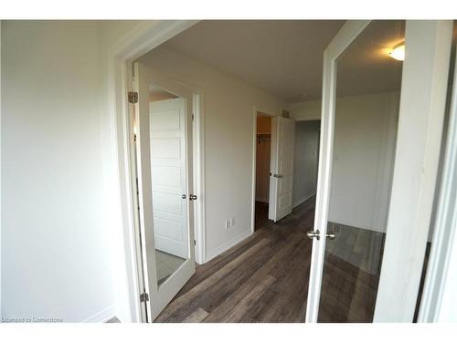 21-290 Barton Street W, Hamilton, ON - Indoor Photo Showing Other Room