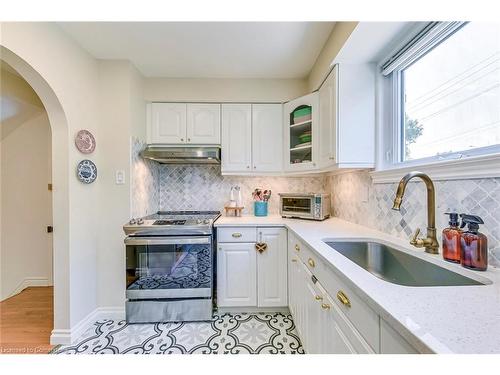 5010 Brady Avenue, Burlington, ON - Indoor Photo Showing Kitchen