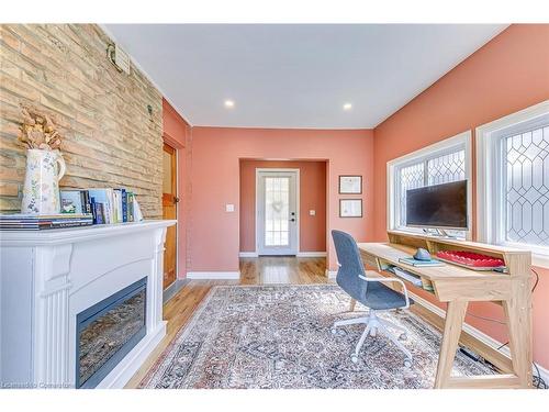 5010 Brady Avenue, Burlington, ON - Indoor With Fireplace