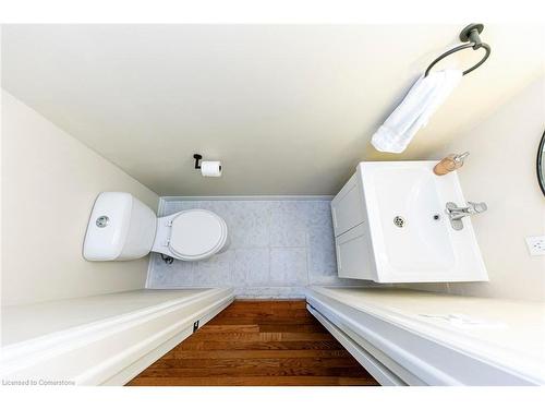 5010 Brady Avenue, Burlington, ON - Indoor Photo Showing Bathroom