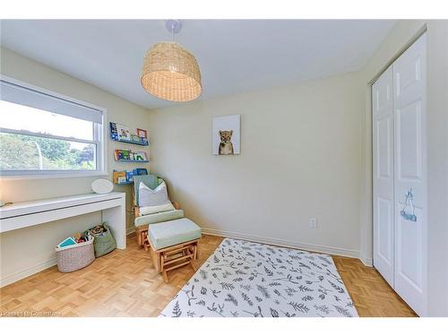 5010 Brady Avenue, Burlington, ON - Indoor Photo Showing Bedroom