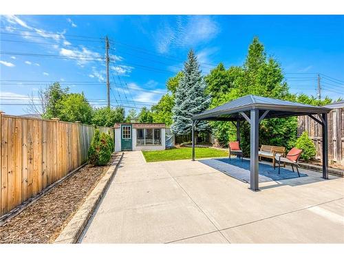 5010 Brady Avenue, Burlington, ON - Outdoor