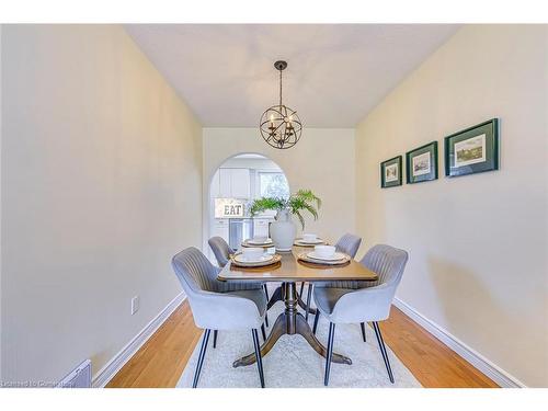 5010 Brady Avenue, Burlington, ON - Indoor Photo Showing Dining Room