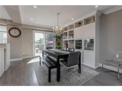 1336 Monmouth Drive, Burlington, ON - Indoor Photo Showing Dining Room