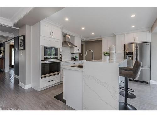 1336 Monmouth Drive, Burlington, ON - Indoor Photo Showing Kitchen With Upgraded Kitchen