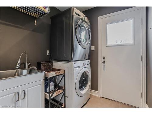 1336 Monmouth Drive, Burlington, ON - Indoor Photo Showing Laundry Room