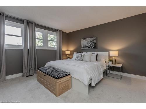 1336 Monmouth Drive, Burlington, ON - Indoor Photo Showing Bedroom