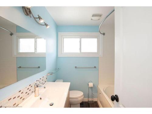 1431 Lewisham Drive, Mississauga, ON - Indoor Photo Showing Bathroom