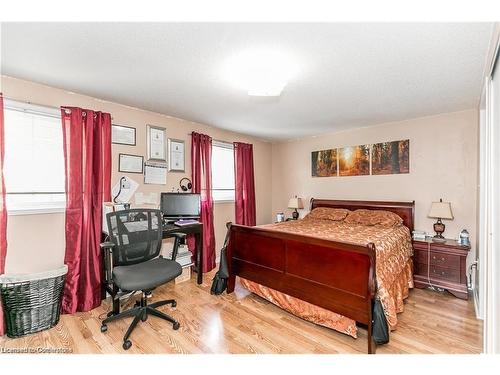 155 Nathan Crescent, Barrie, ON - Indoor Photo Showing Bedroom