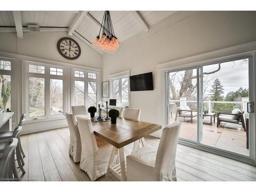 4028 Millar Crescent, Burlington, ON - Indoor Photo Showing Dining Room