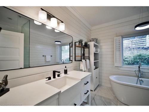 4028 Millar Crescent, Burlington, ON - Indoor Photo Showing Bathroom