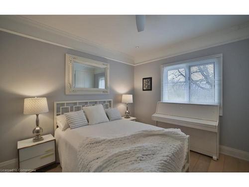 4028 Millar Crescent, Burlington, ON - Indoor Photo Showing Bedroom