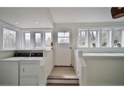 4028 Millar Crescent, Burlington, ON - Indoor Photo Showing Laundry Room