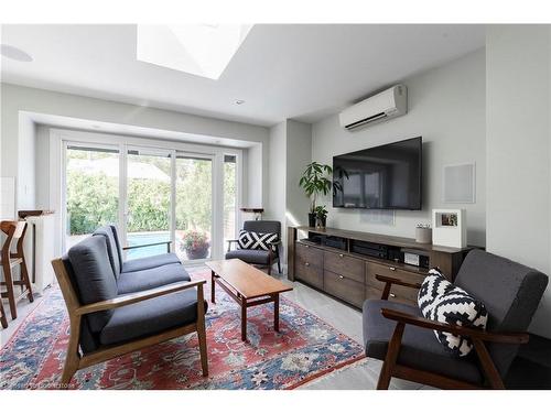 124 Flatt Avenue, Hamilton, ON - Indoor Photo Showing Living Room