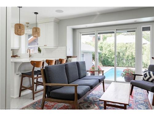 124 Flatt Avenue, Hamilton, ON - Indoor Photo Showing Living Room