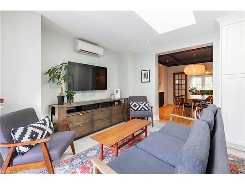 124 Flatt Avenue, Hamilton, ON - Indoor Photo Showing Living Room