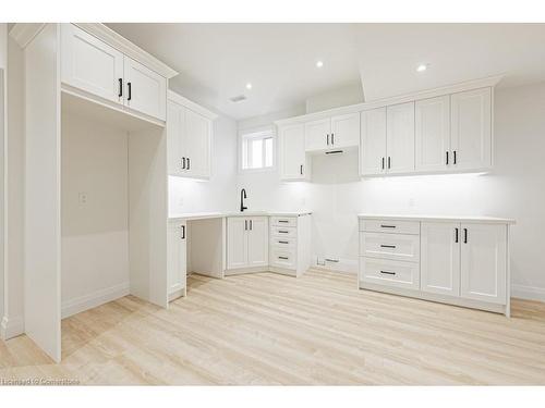 174 Pike Creek Drive, Cayuga, ON - Indoor Photo Showing Kitchen