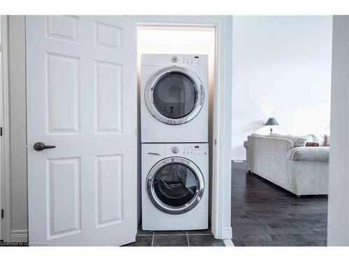 8 Hillgartner Lane, Binbrook, ON - Indoor Photo Showing Laundry Room